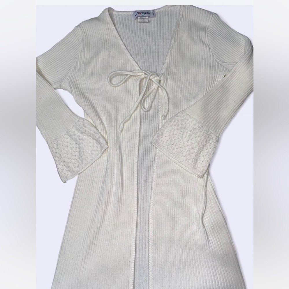White ribbed knit cardigan